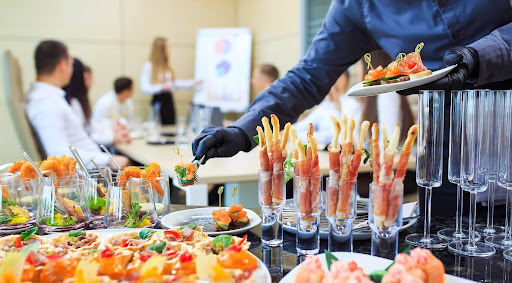 Food Handler vs. Food Manager